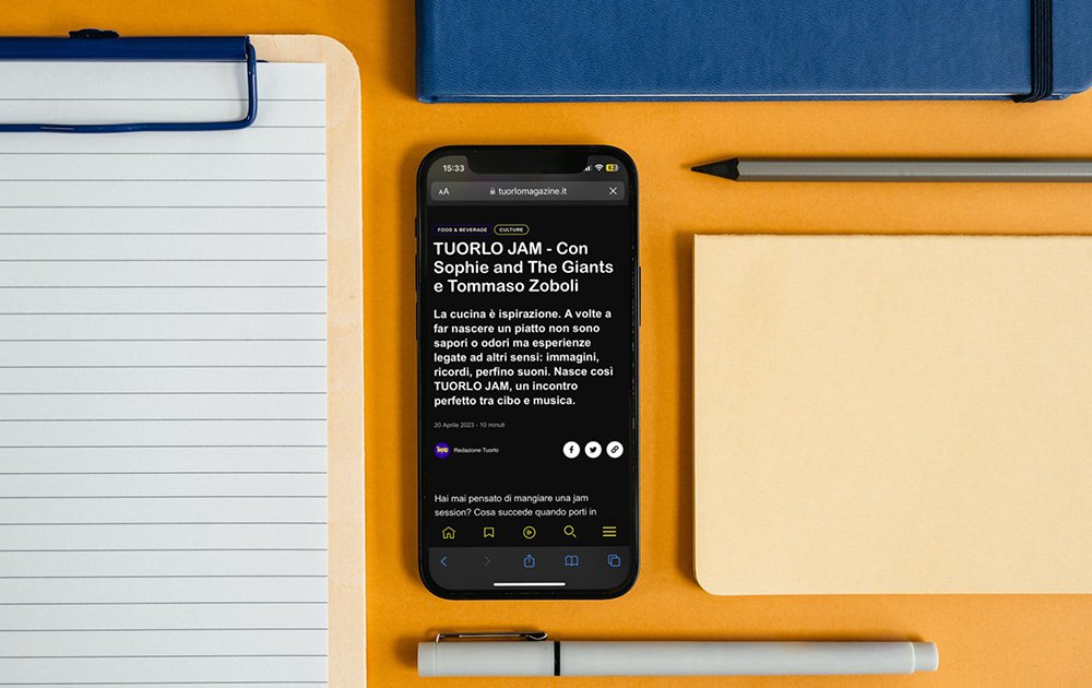Visualizzazione su mobile del sito tuorlomagazine.it